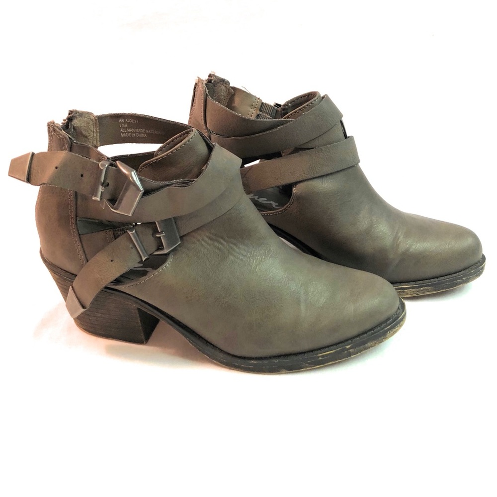 American Rag Ajoeyy Gray booties buckles size 7.5